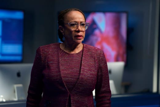 Sharon Handles a Crisis - Chicago Med Season 5 Episode 1