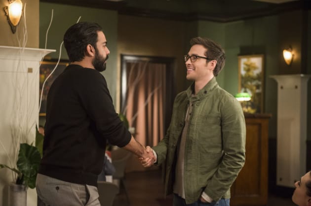 Mon-El Meets Jack - Supergirl Season 2 Episode 18