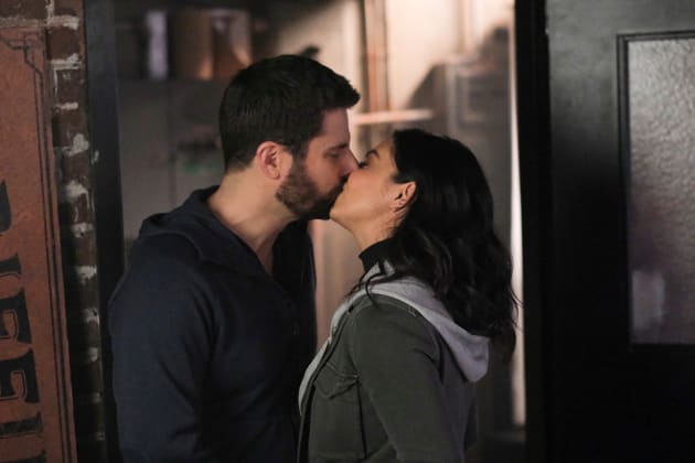 Gary and Darcy Kiss - A Million Little Things Season 2 Episode 18