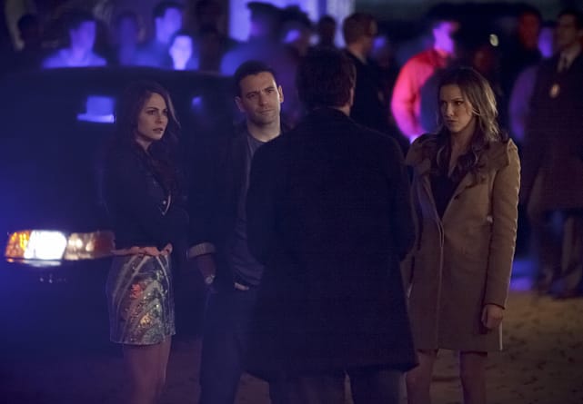 You Kids Get Outta Here - Arrow Season 3 Episode 14