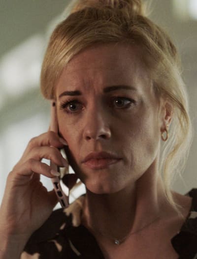 A Frightening Phone Call - Queen of the South Season 5 Episode 10