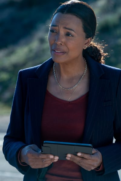 Tara Works with Elias - Criminal Minds S17E04 Kingdom of the Blind - Criminal Minds: Evolution