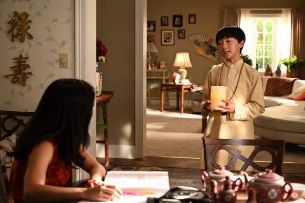 Evan holding candle - Fresh Off the Boat Season 6 Episode 4