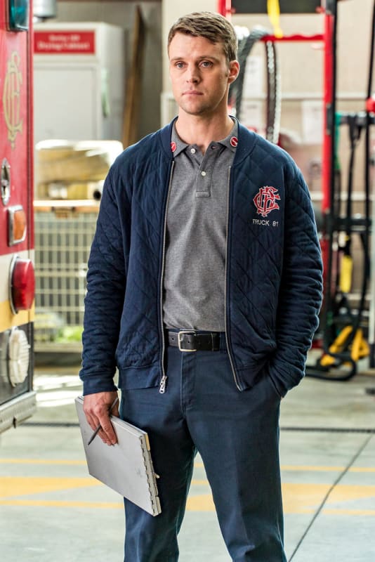 Casey finds an old friend chicago fire