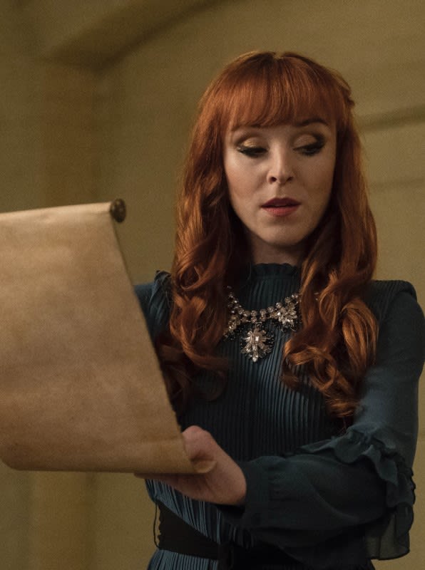 Rowena Reads a Spell - Supernatural Season 14 Episode 7 - TV Fanatic