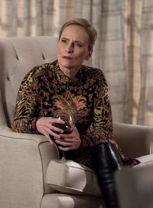 A Glass of Wine - The Blacklist Season 7 Episode 9