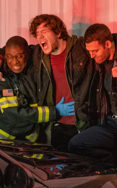 Hen & Eddie Help - 9-1-1 Season 3 Episode 13