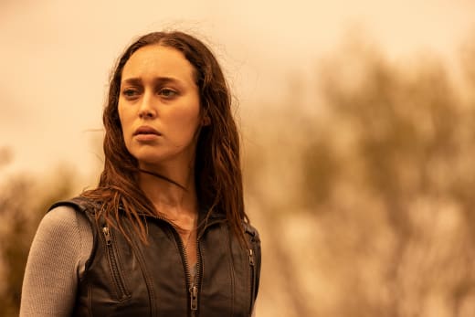 Alicia in a New Place - Fear the Walking Dead