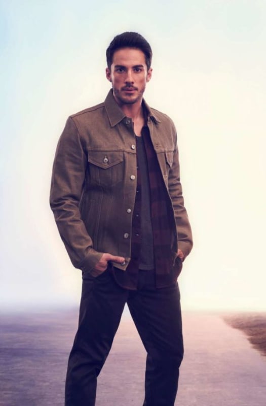 Michael Trevino as Kyle Valenti - Roswell, New Mexico