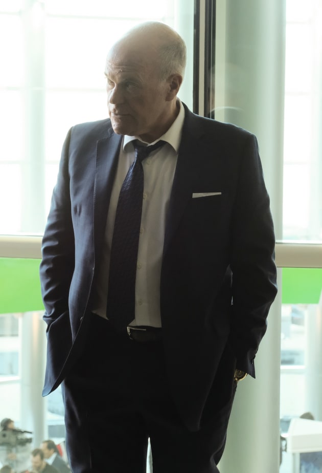 Benedict (Arnold) - Tall - The Resident Season 2 Episode 16