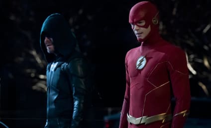 The Flash Reunites With Green Arrow and More Heroes in Final Arrowverse Crossover Trailer
