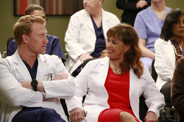 Chatting It Up - Grey's Anatomy Season 13 Episode 21