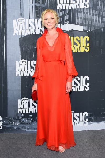 Actress Katherine Heigl attends the 2017 CMT Music Awards at the Music City Center