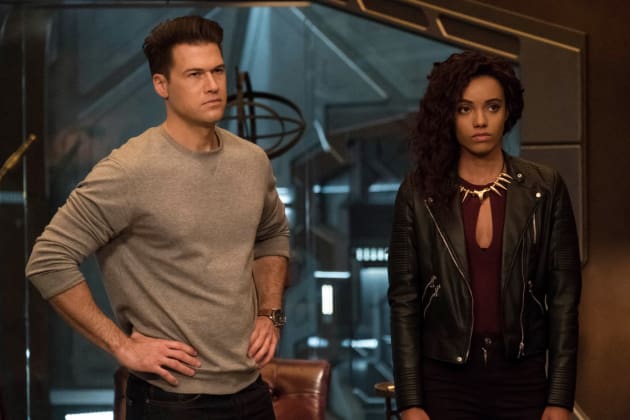Keeping The Team Dynamic - DC's Legends of Tomorrow Season 3 Episode 10