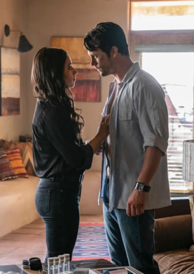 Roswell season 1 episode 1 on sale