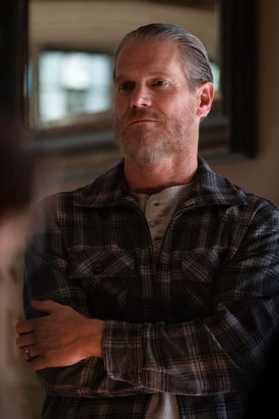 Brian Van Holt is Cade Ward - Deputy Season 1 Episode 1