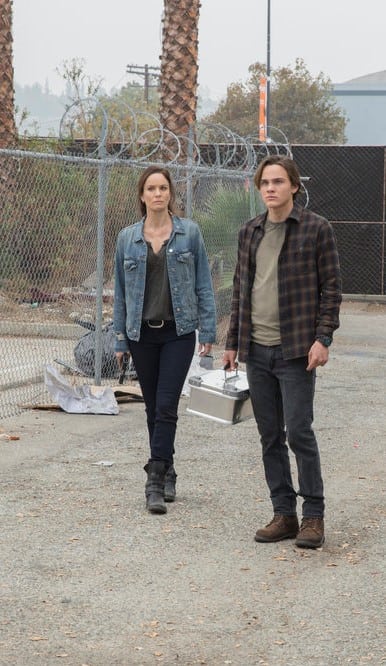 Colony Season 2 Episode 13 Review Ronin Tv Fanatic