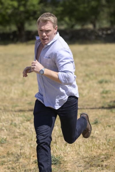 Ressler Sprints - The Blacklist Season 10 Episode 22