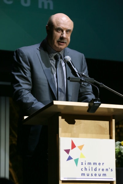  Dr. Phil McGraw speaks onstage at Zimmer Children's Museum Discovery Award Dinner at Skirball Cultural Center 