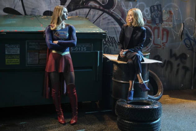 Cat Mentors Supergirl - Supergirl Season 2 Episode 21