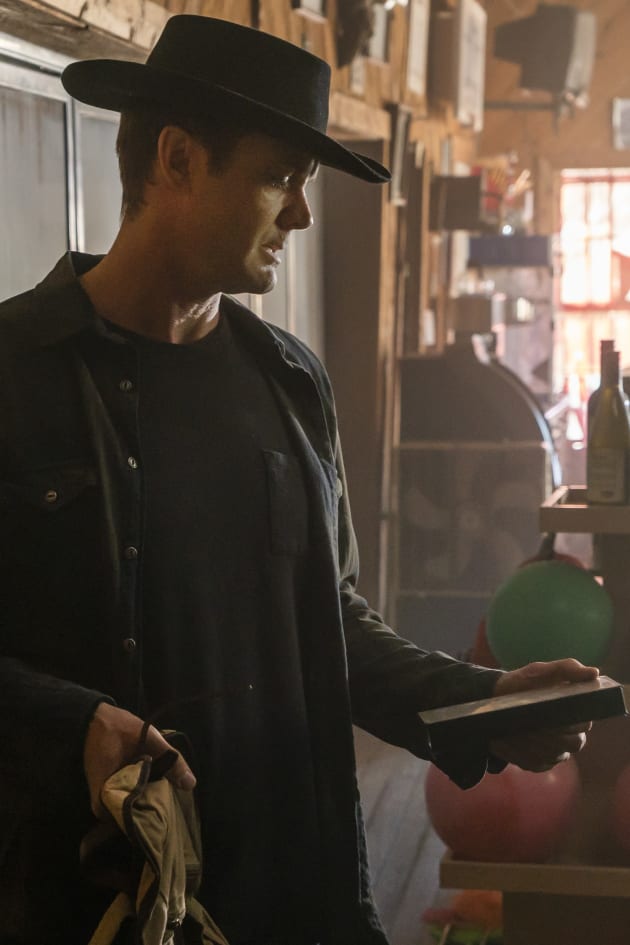 The Search For Laura - Fear the Walking Dead Season 4 Episode 5