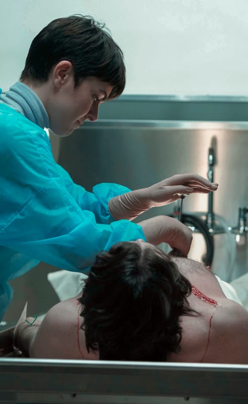 Jenny Examines Glen King - Coroner Season 1 Episode 7