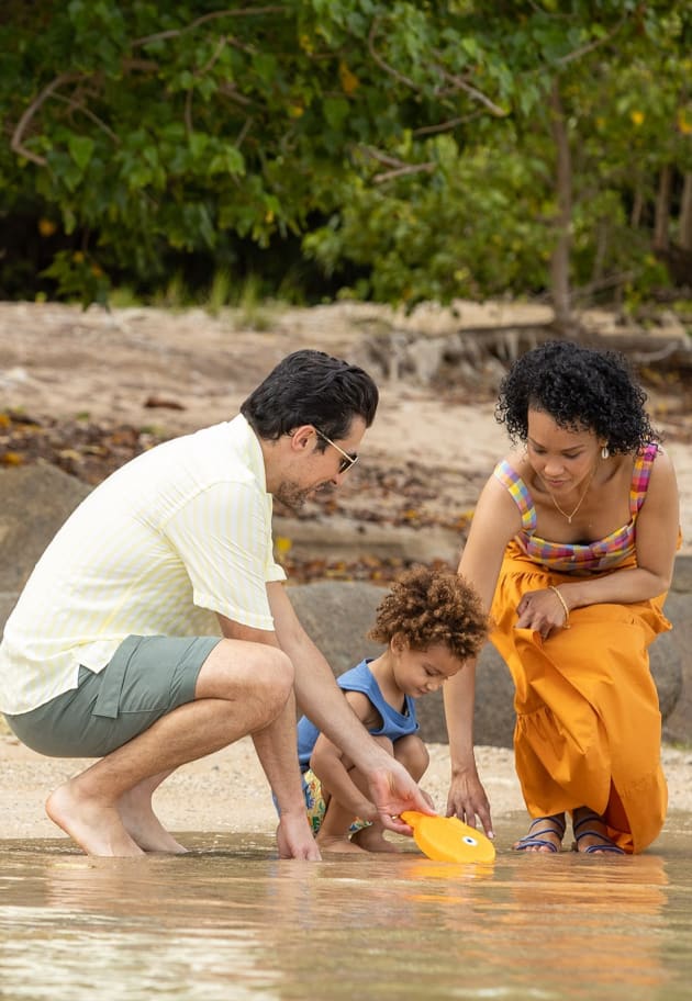 Theodora and her family - Fantasy Island Season 1 Episode 3