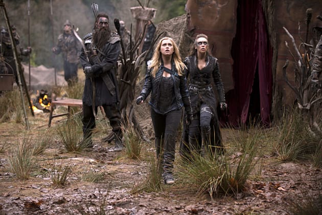 What's Ahead? - The 100 Season 2 Episode 14