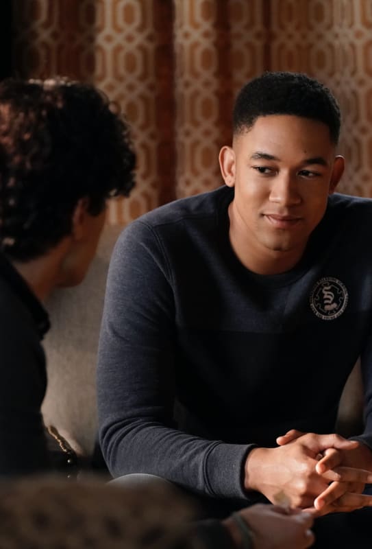 Two brothers legacies s1e11