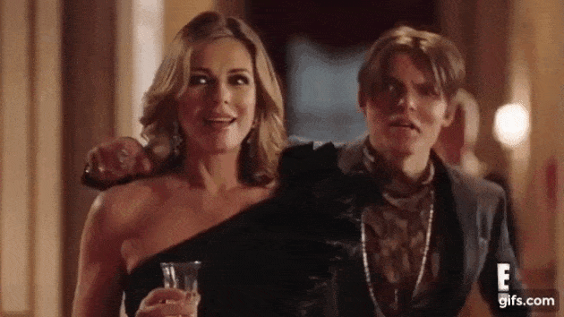 Hey Mom! - The Royals Season 4 Episode 6