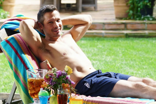 Shirtless Jack Porter - Revenge Season 4 Episode 21