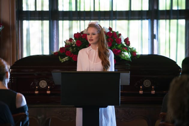 The Woman In White - Riverdale Season 1 Episode 5