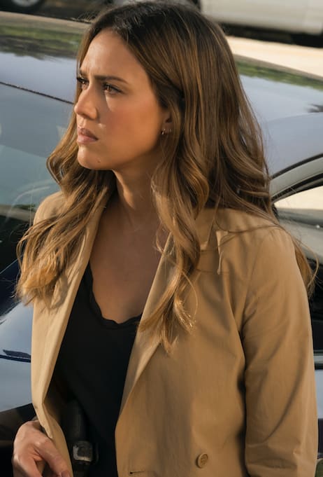 McKenna on her own - LA's Finest Season 1 Episode 2