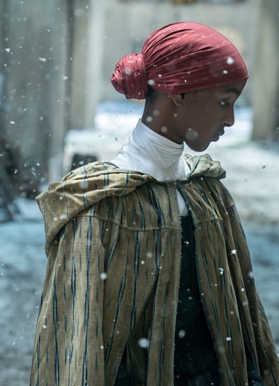 Victoire in the snow - Dangerous Liaisons Season 1 Episode 2