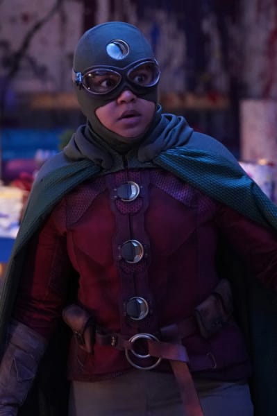 Beth search - Stargirl Temporada 2 Episodio 5