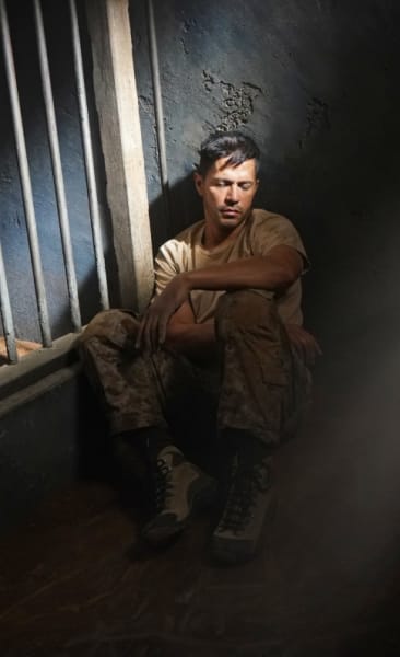 Prisoner - Magnum P.I. Season 1 Episode 15