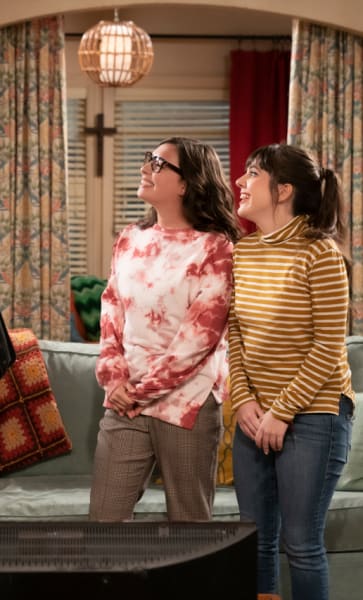 The First Relationship Isn't the Last - One Day At A Time Season 4 Episode 1