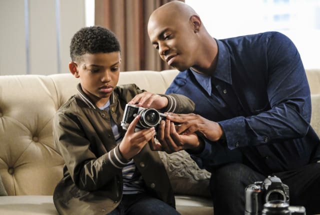 Watch Supergirl Season 2 Episode 20 Online - TV Fanatic