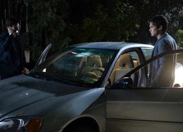Team Arrow - Pretty Little Liars Season 5 Episode 24