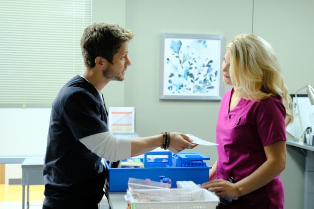 Turning on the Charm - The Resident Season 1 Episode 2