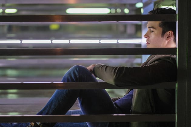 Mon-El the Prisoner - Supergirl Season 2 Episode 7