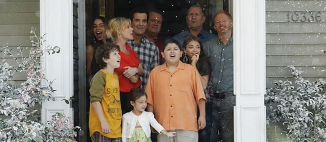 Dec. 7th: "Express Christmas" - Modern Family