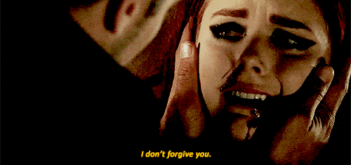 Kate blames Seth for what happened to her - From Dusk Till Dawn
