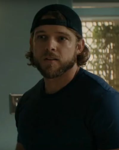 Clay Helps Ben - SEAL Team Saison 6 Episode 8