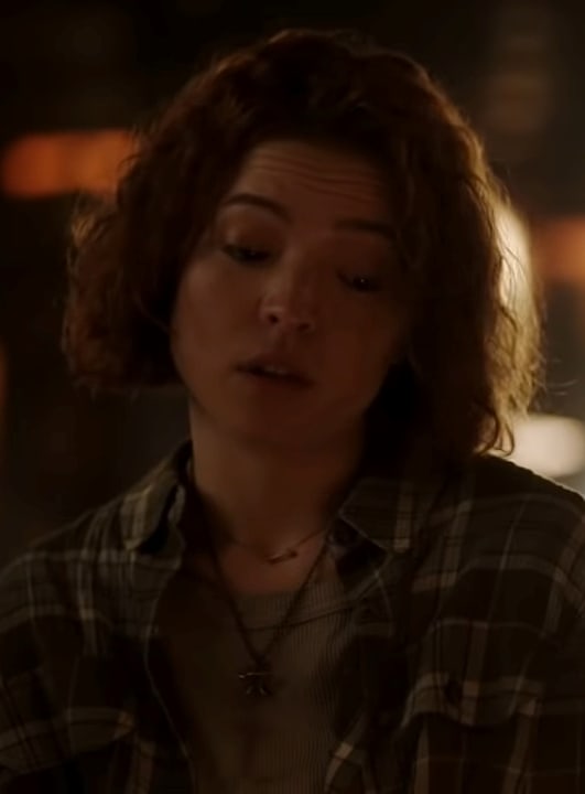 Jen in the library -- Legacies Season 4 Episode 16