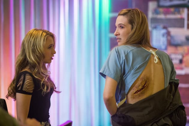 Lena's Wound - The Returned Season 1 Episode 5