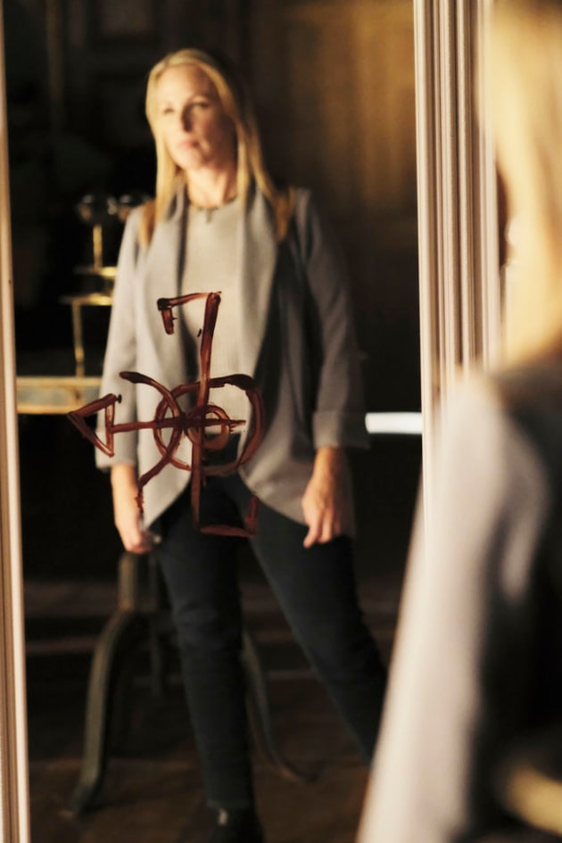 Harriet in the Mirror - The Magicians Season 4 Episode 9