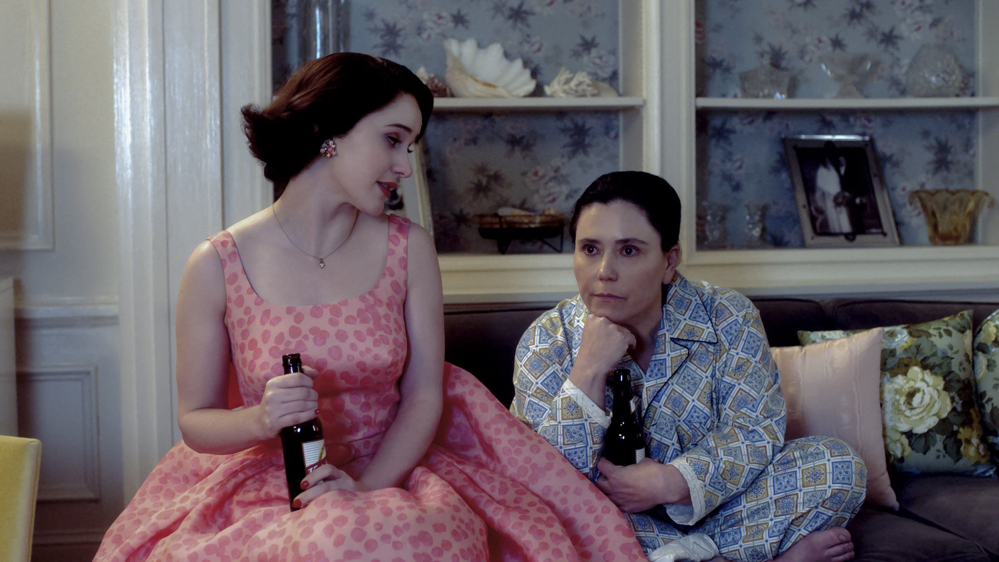 The Marvelous Mrs. Maisel' Cast Talk Midge, Joel's 'Bad' Parenting