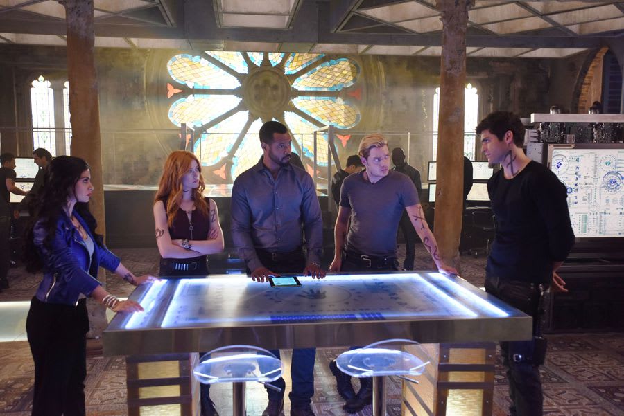 Shadowhunters Season 1 - watch episodes streaming online