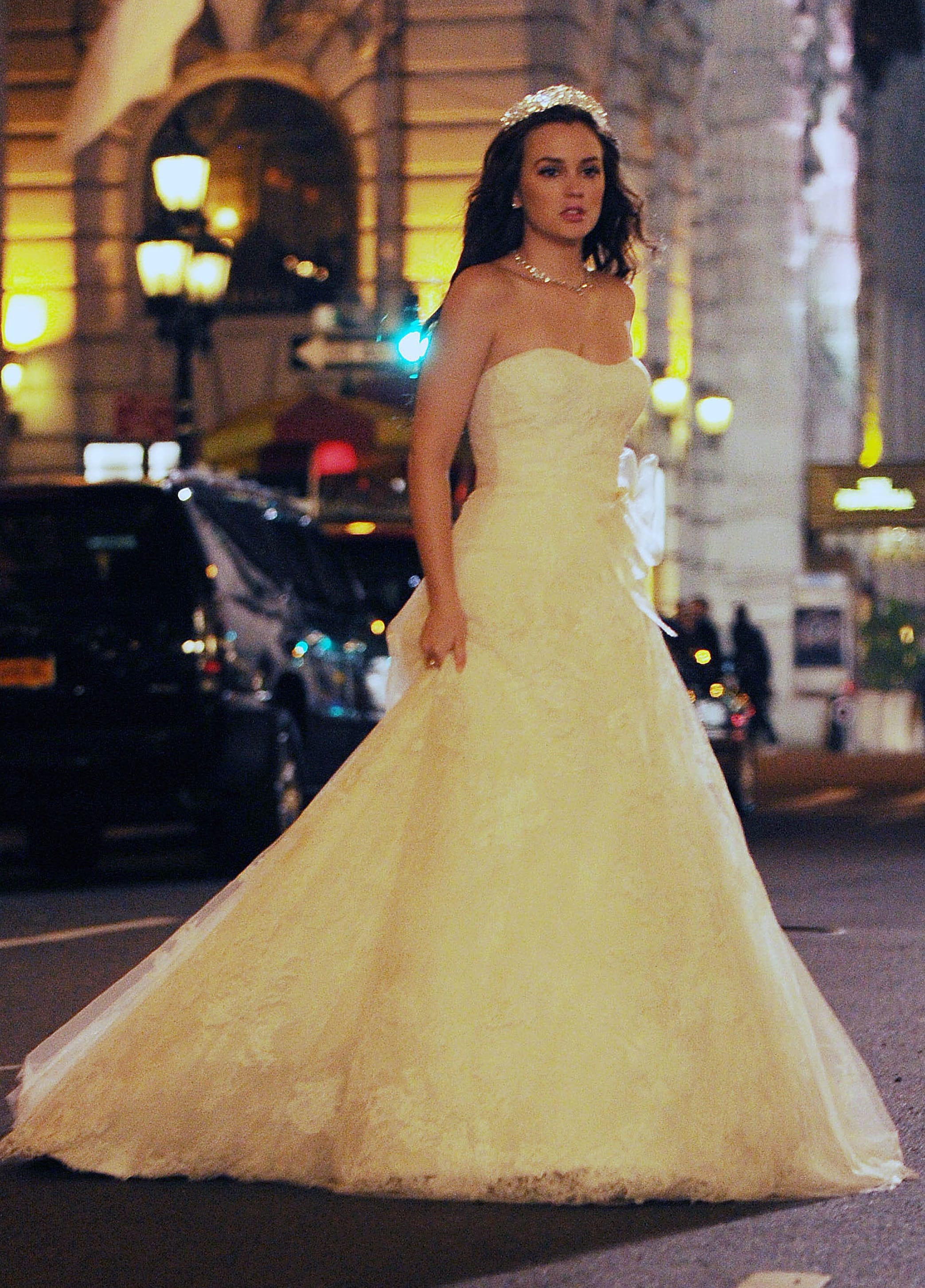 Blair's wedding dress to hot sale chuck